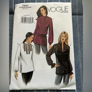 Vogue Pattern 7667 Tunics Blouses Size 14,16,18 New Uncut